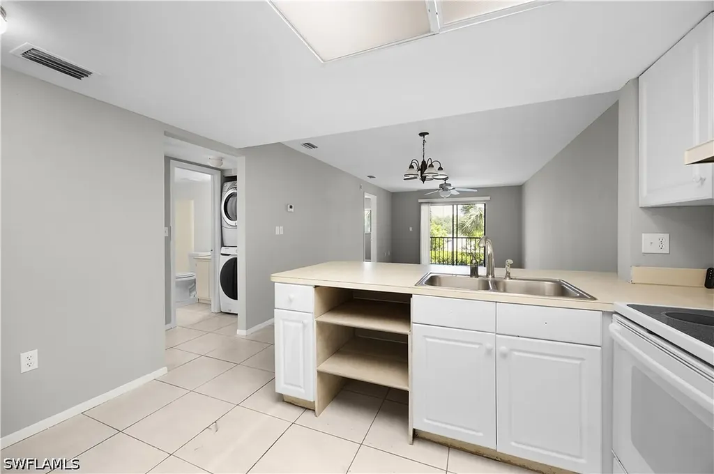 2700 Park Windsor Drive Fort Myers FL 33901