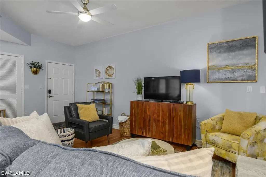 451 Bayfront Place Naples FL 34102