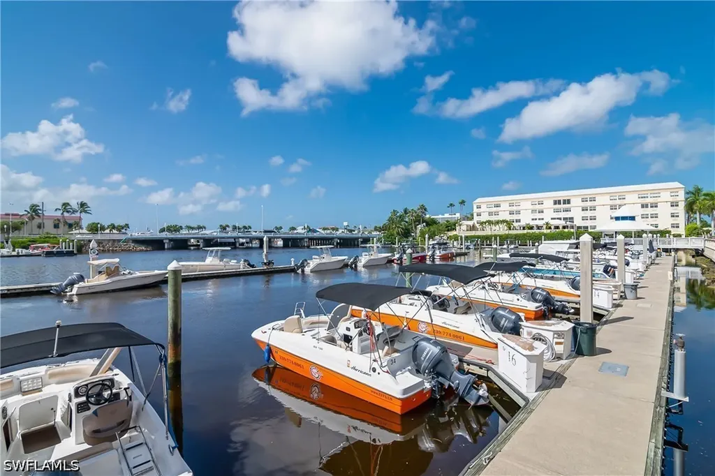 451 Bayfront Place Naples FL 34102