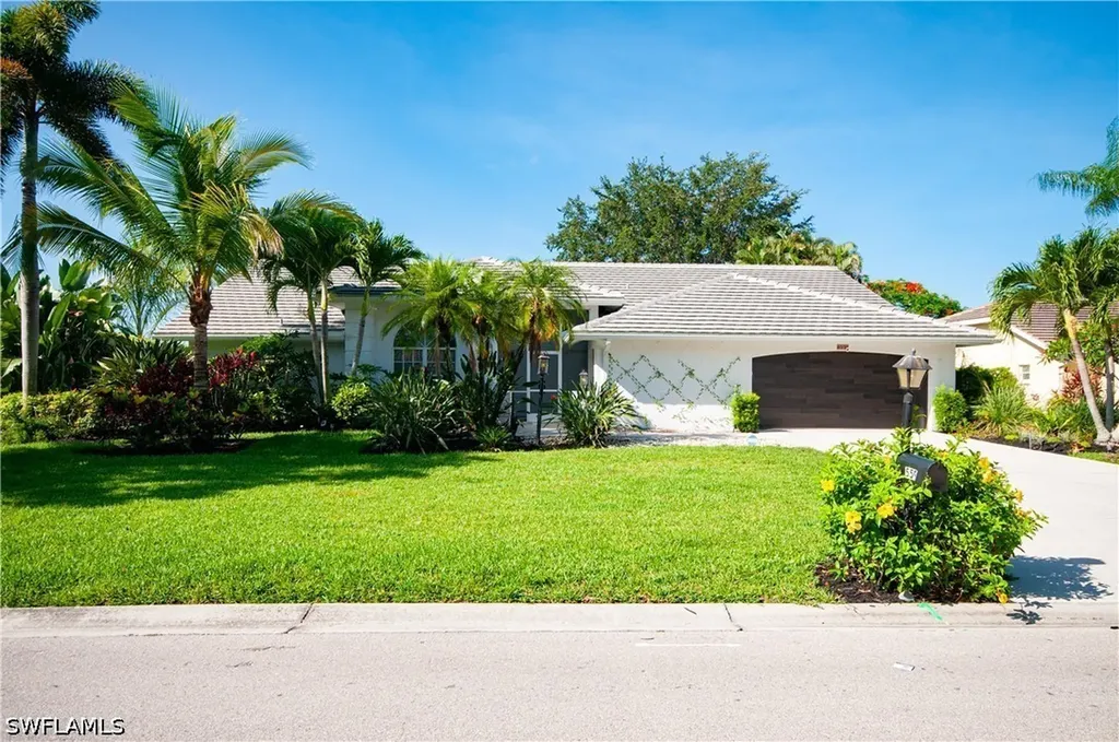 559 Henley Drive Naples FL 34104