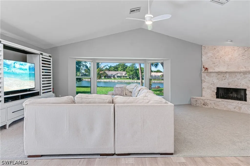 559 Henley Drive Naples FL 34104