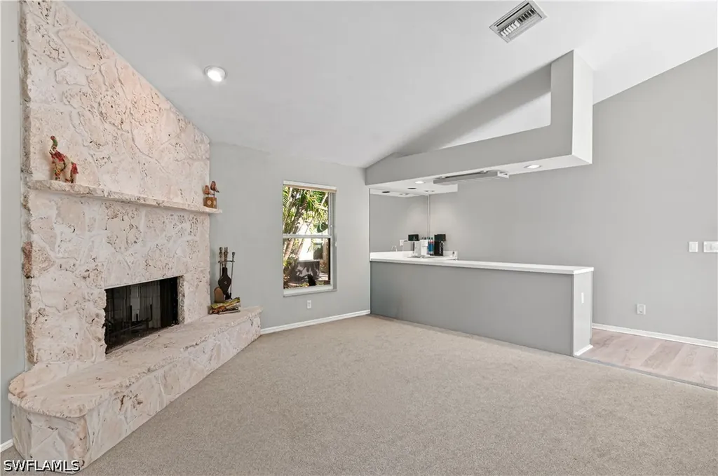 559 Henley Drive Naples FL 34104