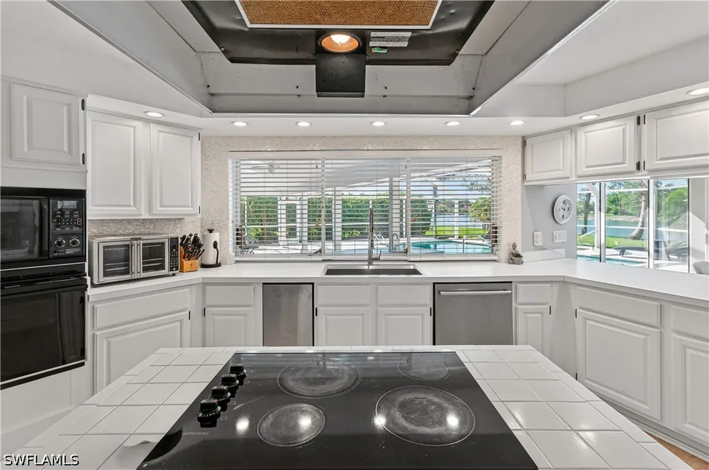 559 Henley Drive Naples FL 34104