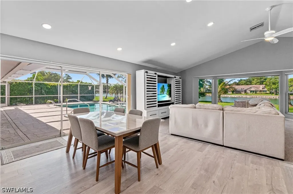 559 Henley Drive Naples FL 34104