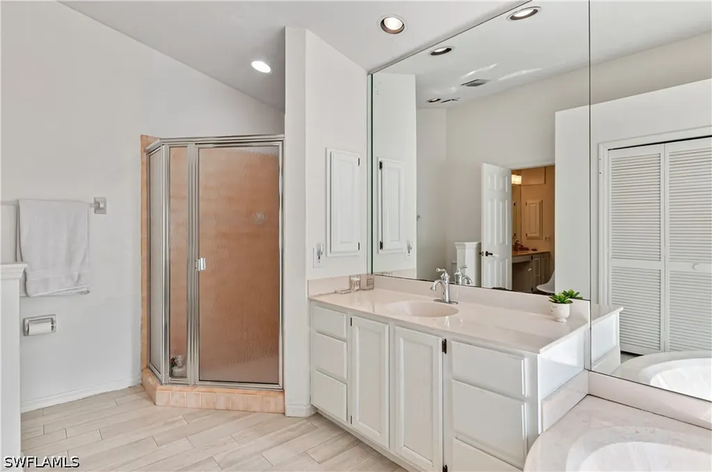 559 Henley Drive Naples FL 34104