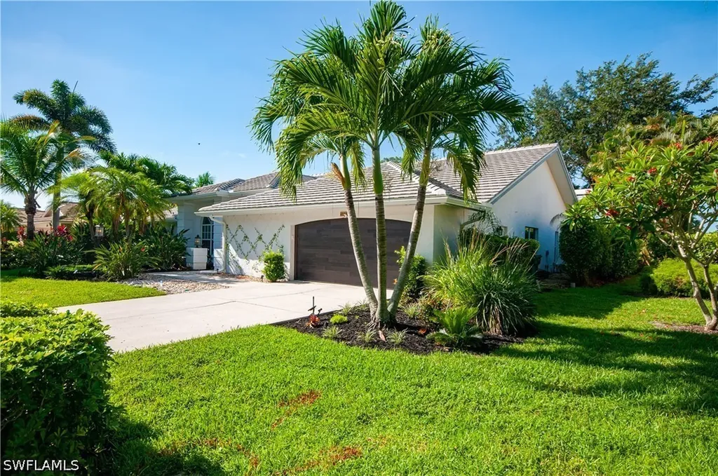 559 Henley Drive Naples FL 34104