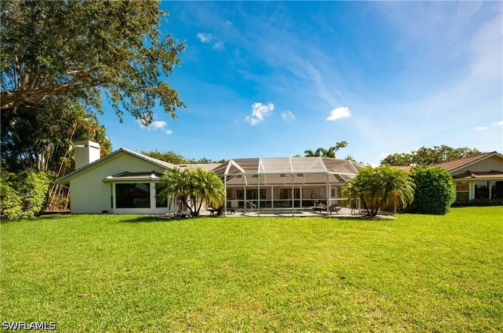 559 Henley Drive Naples FL 34104