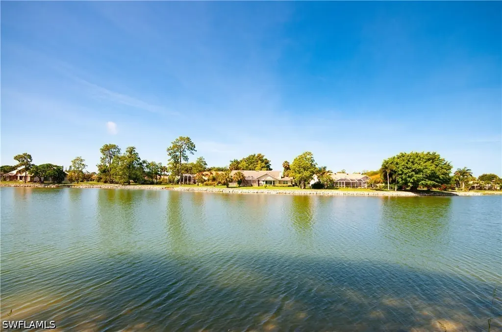 559 Henley Drive Naples FL 34104