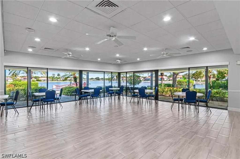 559 Henley Drive Naples FL 34104