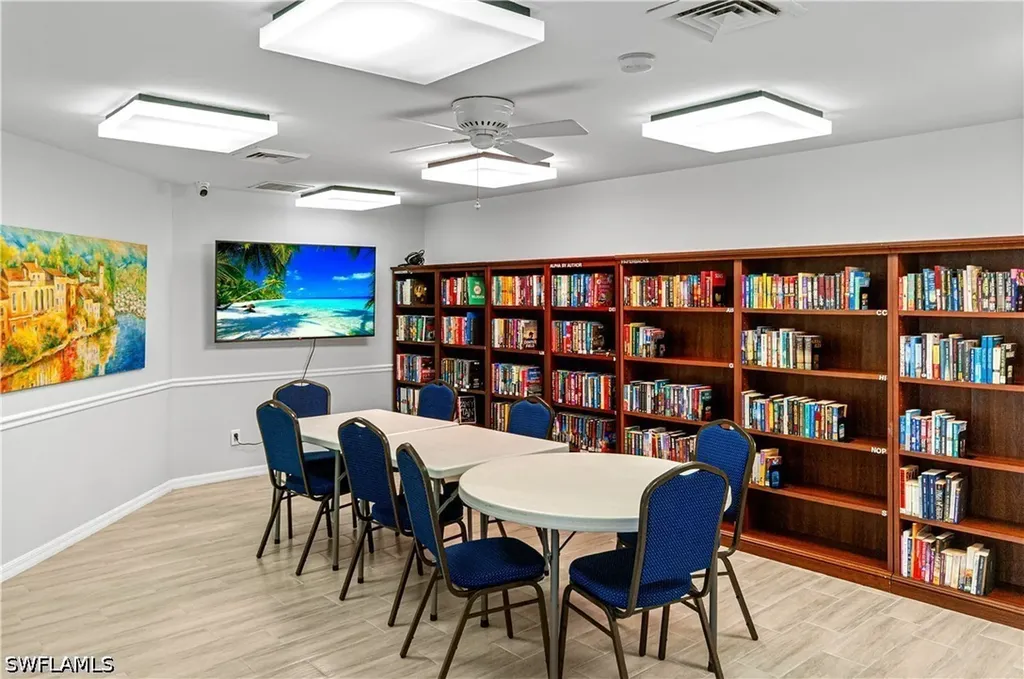 559 Henley Drive Naples FL 34104