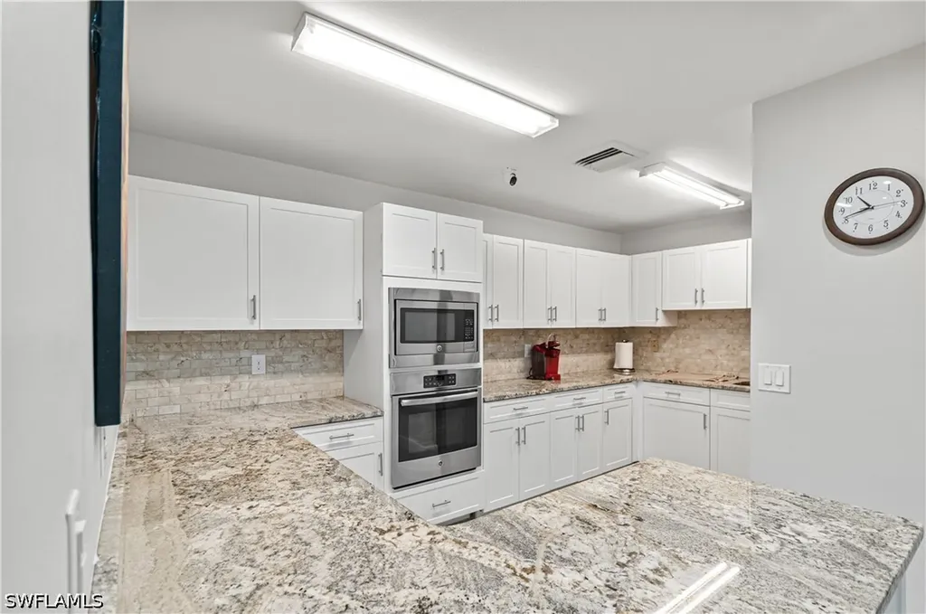 559 Henley Drive Naples FL 34104