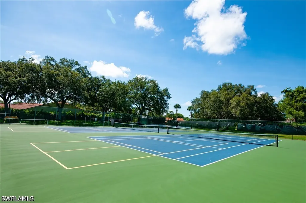 559 Henley Drive Naples FL 34104