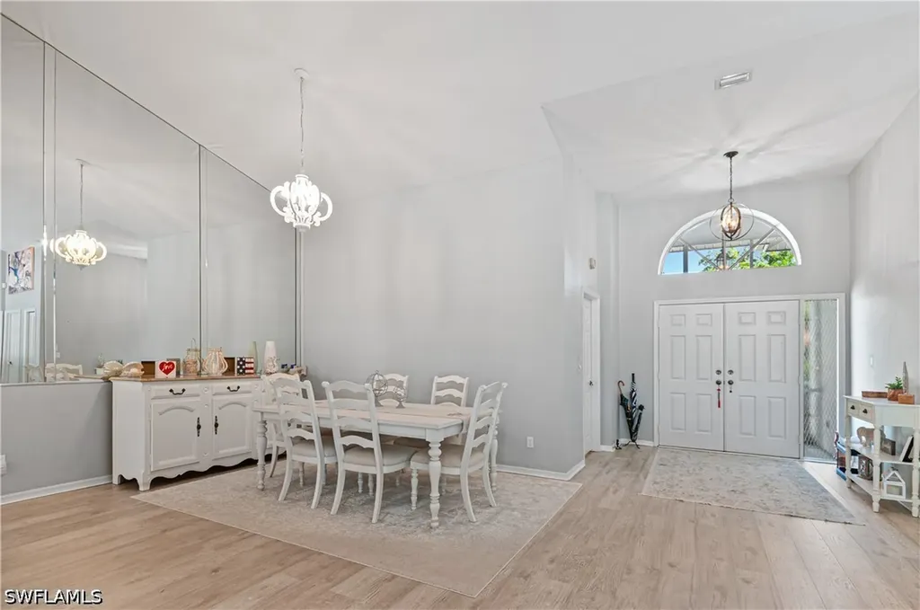 559 Henley Drive Naples FL 34104