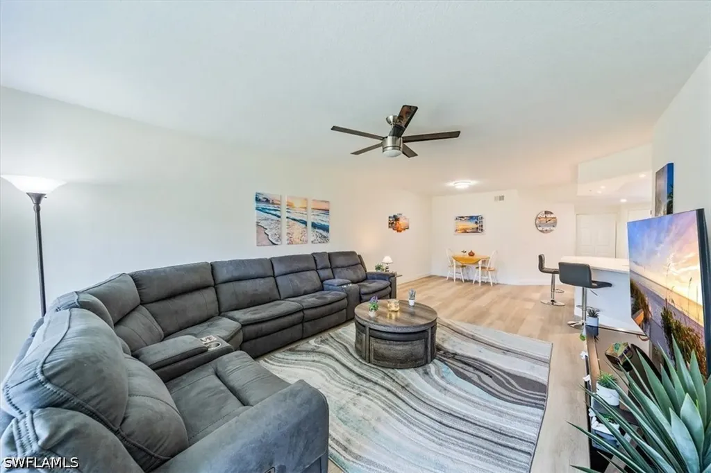 6914 Satinleaf Road N Naples FL 34109