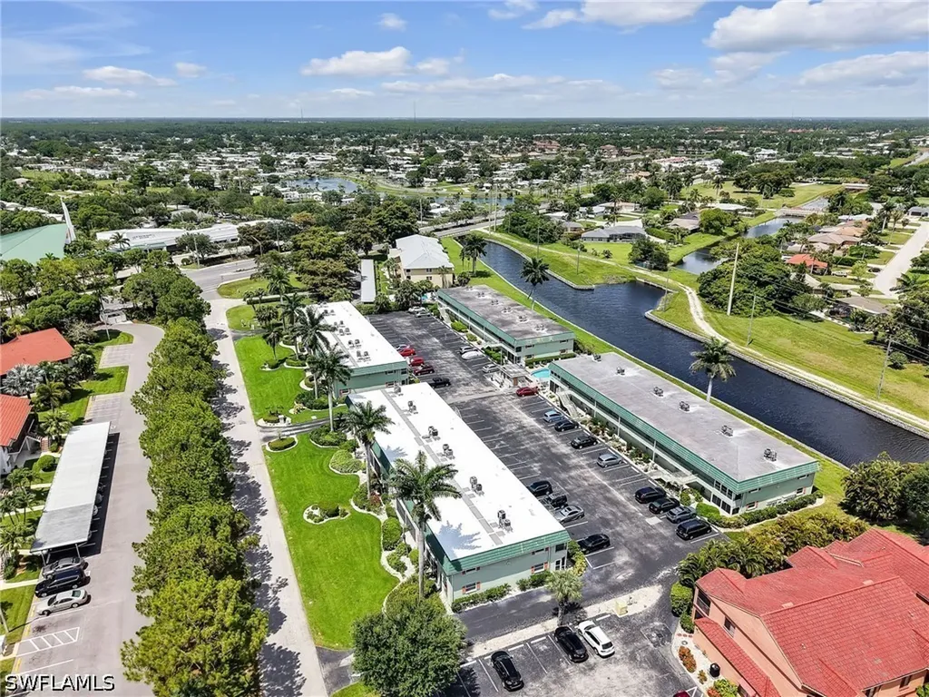 300 Valley Stream Drive Naples FL 34113