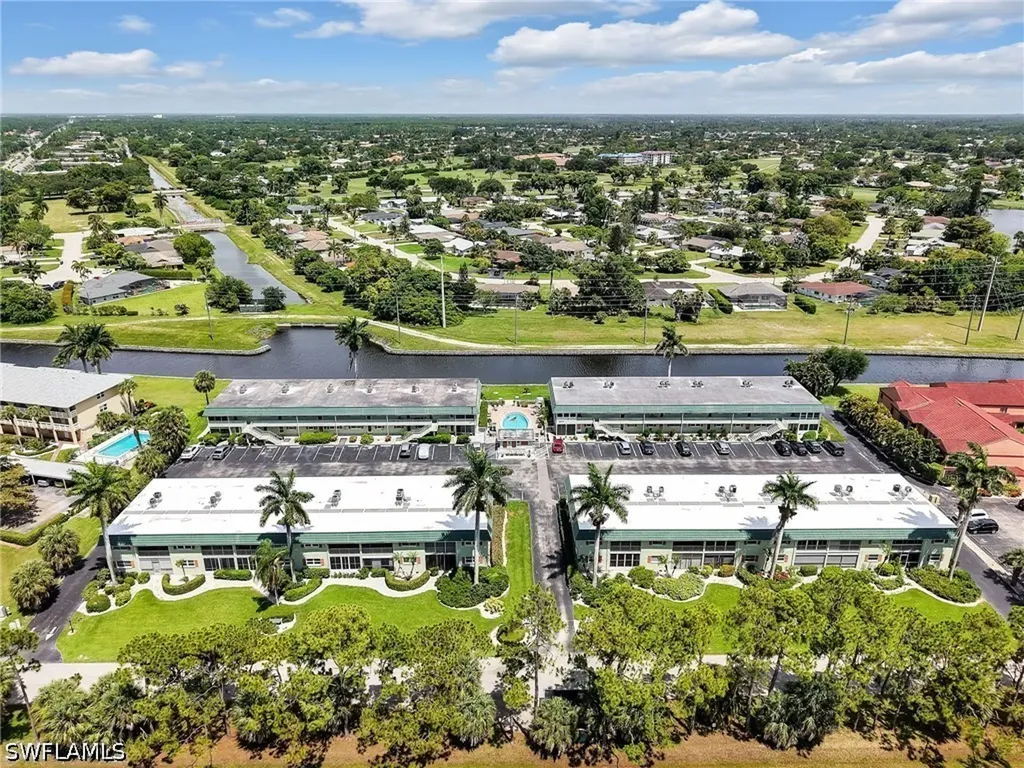 300 Valley Stream Drive Naples FL 34113