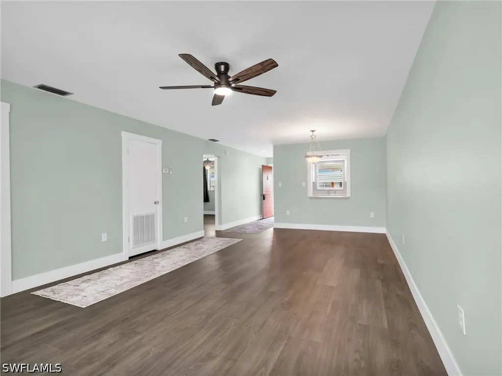 300 Valley Stream Drive Naples FL 34113