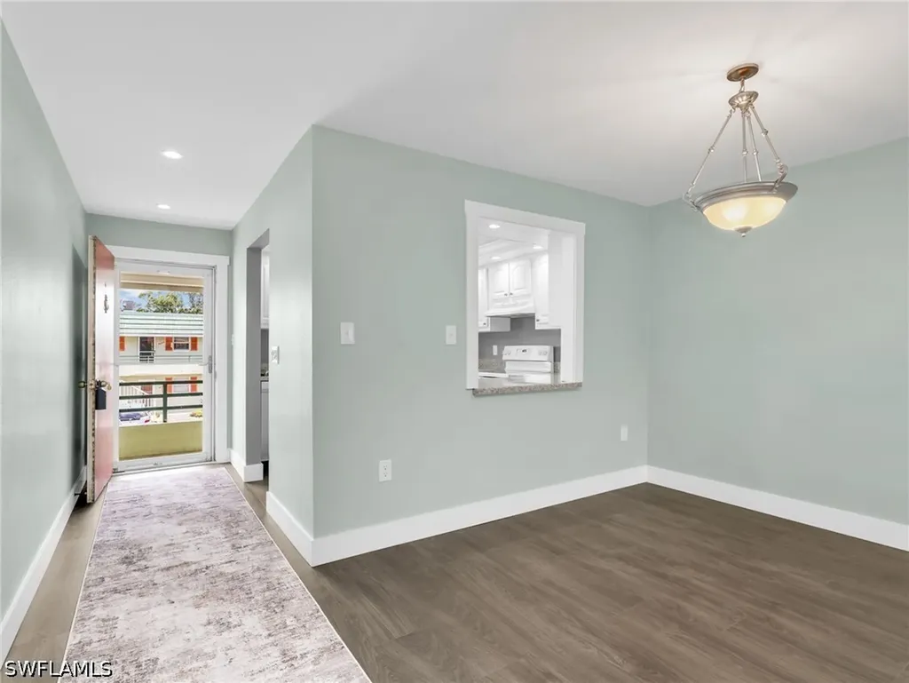 300 Valley Stream Drive Naples FL 34113