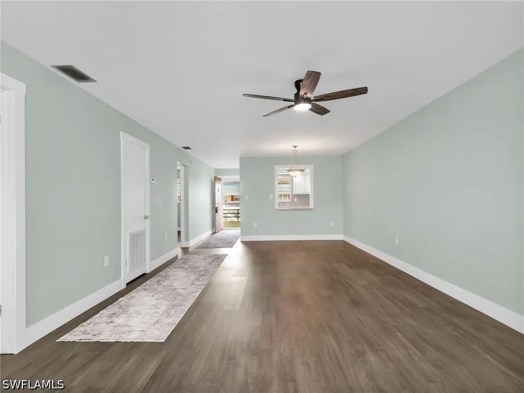 300 Valley Stream Drive Naples FL 34113