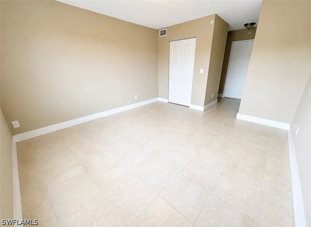 1205 Wildwood Lakes Boulevard Naples FL 34104