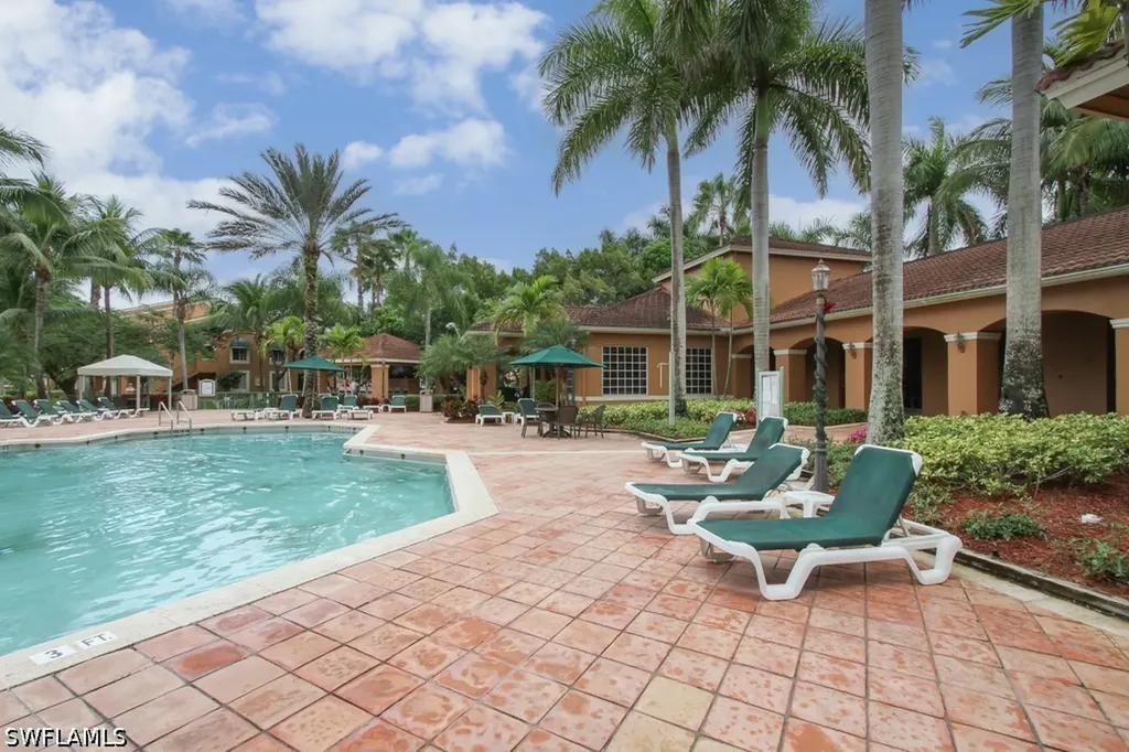 1205 Wildwood Lakes Boulevard Naples FL 34104