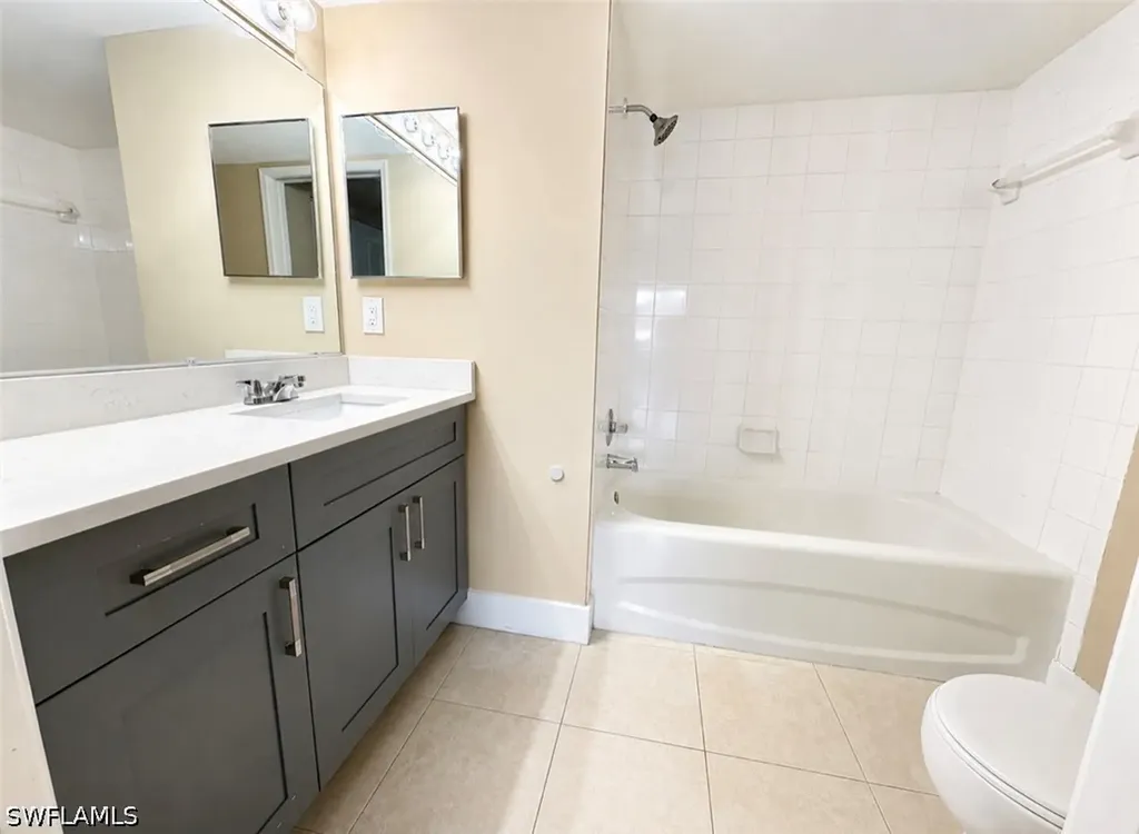 1205 Wildwood Lakes Boulevard Naples FL 34104