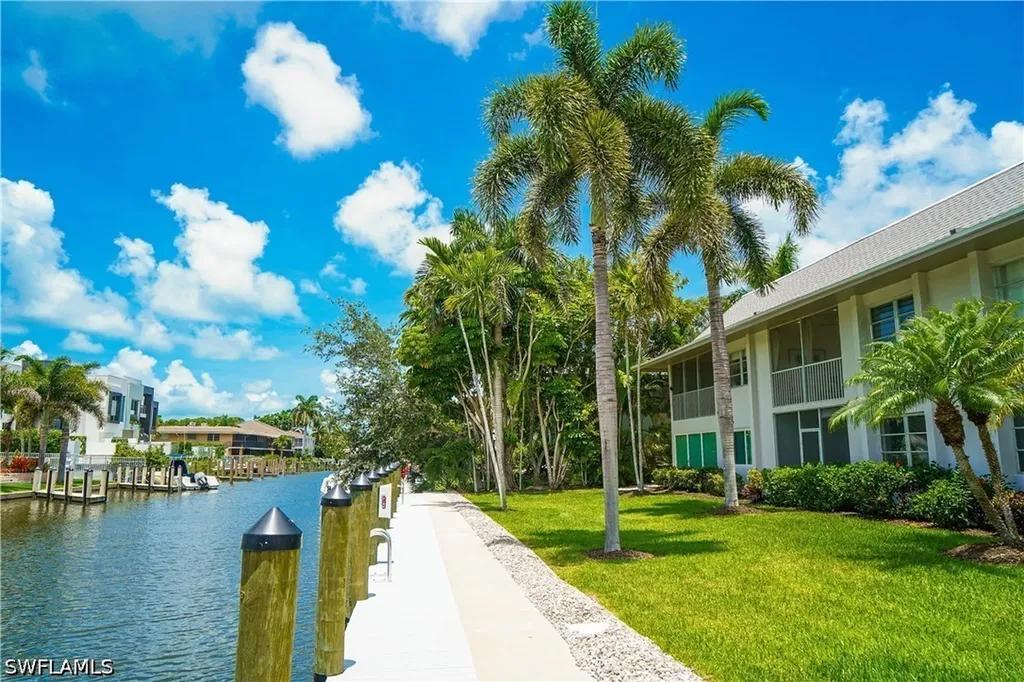 1686 Blue Point Avenue Naples FL 34102