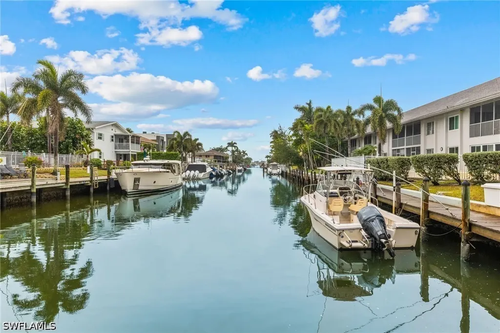 1686 Blue Point Avenue Naples FL 34102
