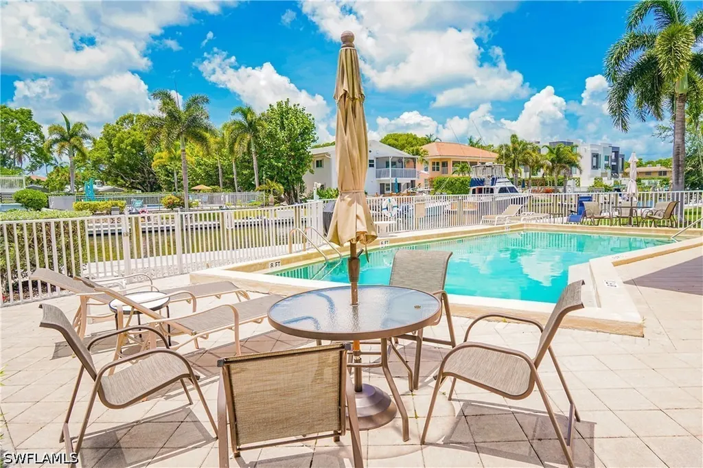 1686 Blue Point Avenue Naples FL 34102