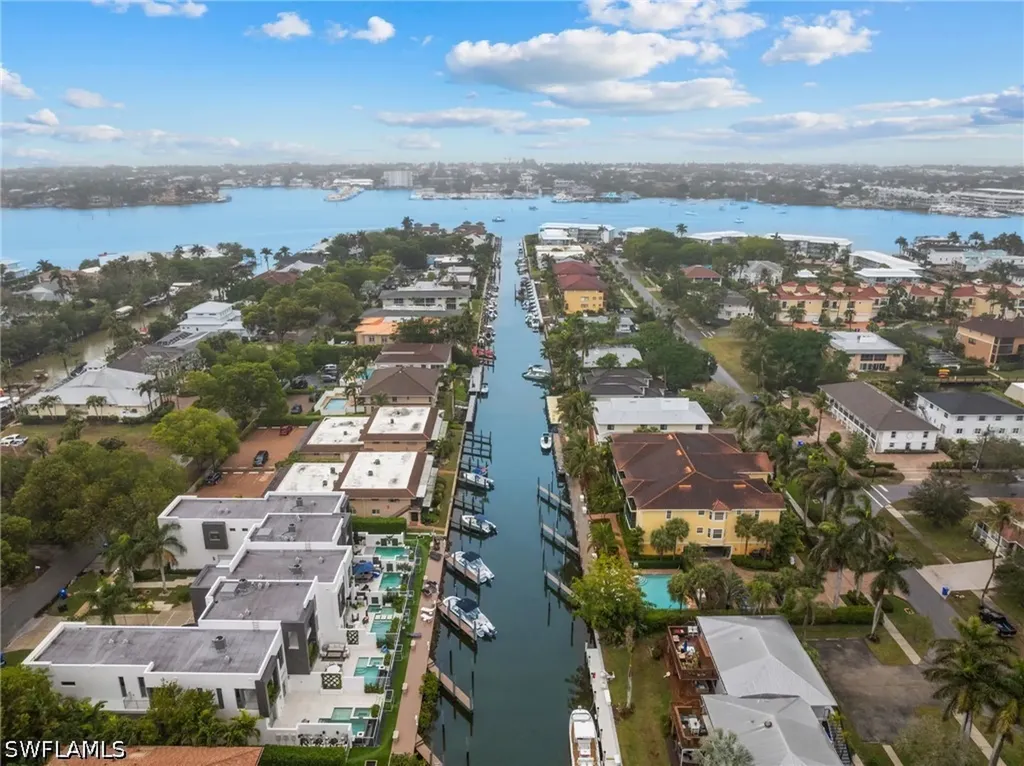 1686 Blue Point Avenue Naples FL 34102