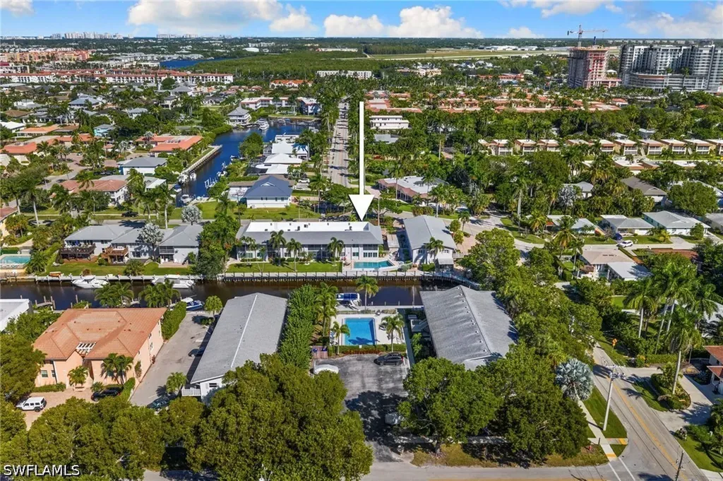 1686 Blue Point Avenue Naples FL 34102