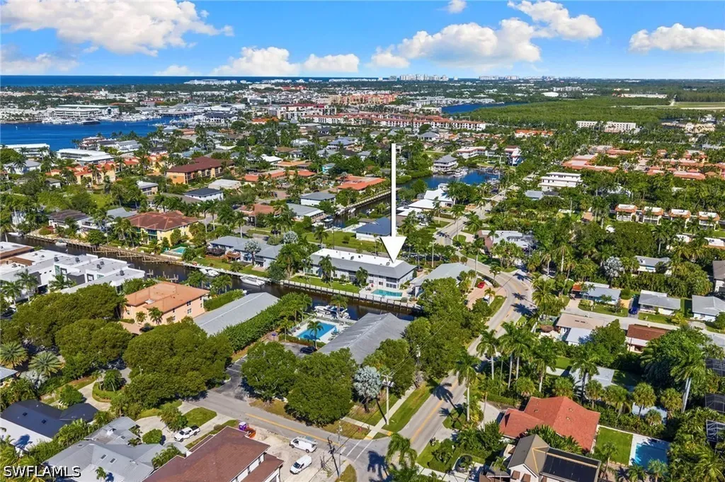 1686 Blue Point Avenue Naples FL 34102