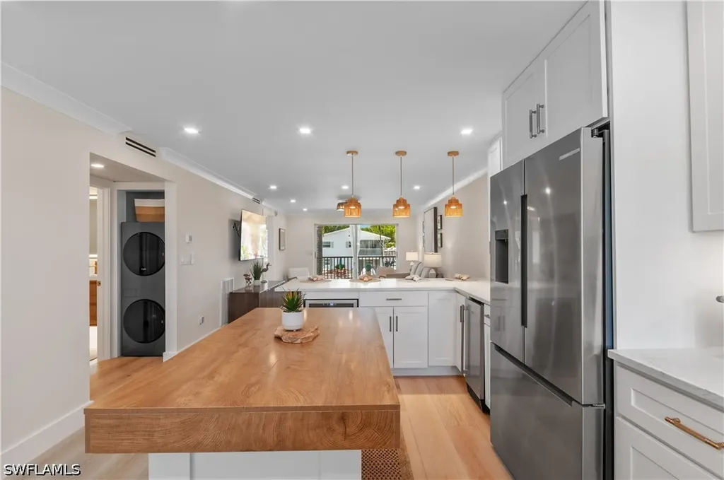 1686 Blue Point Avenue Naples FL 34102