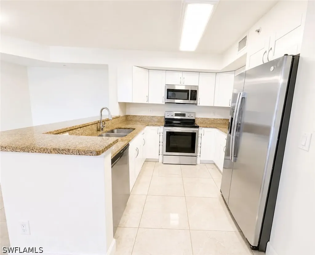 1265 Wildwood Lakes Boulevard Naples FL 34104