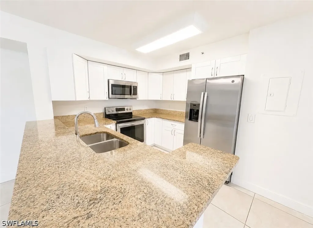 1265 Wildwood Lakes Boulevard Naples FL 34104