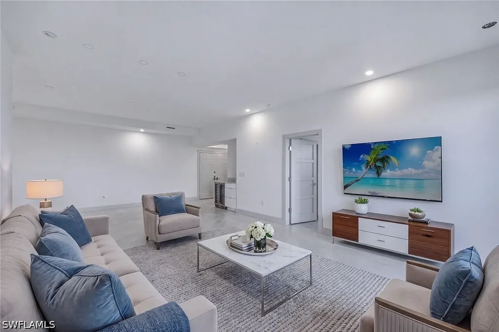 6075 Pelican Bay Boulevard Naples FL 34108