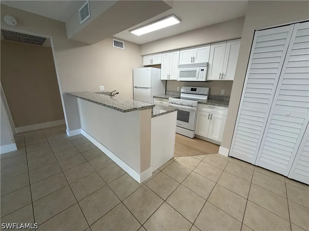 5317 Summerlin Road Fort Myers FL 33919