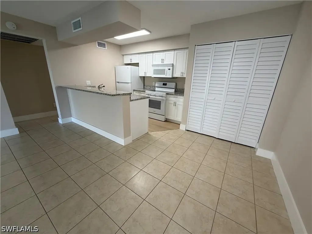 5317 Summerlin Road Fort Myers FL 33919