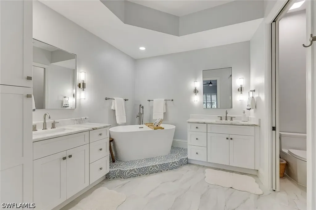 831 Sailaway Lane Naples FL 34108
