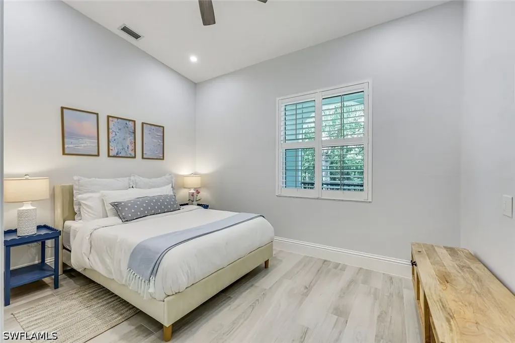 831 Sailaway Lane Naples FL 34108