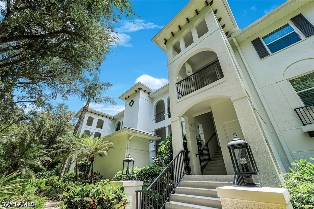 831 Sailaway Lane Naples FL 34108