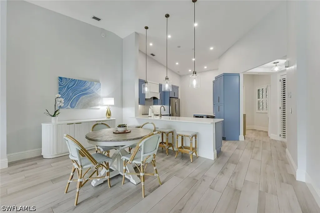 831 Sailaway Lane Naples FL 34108
