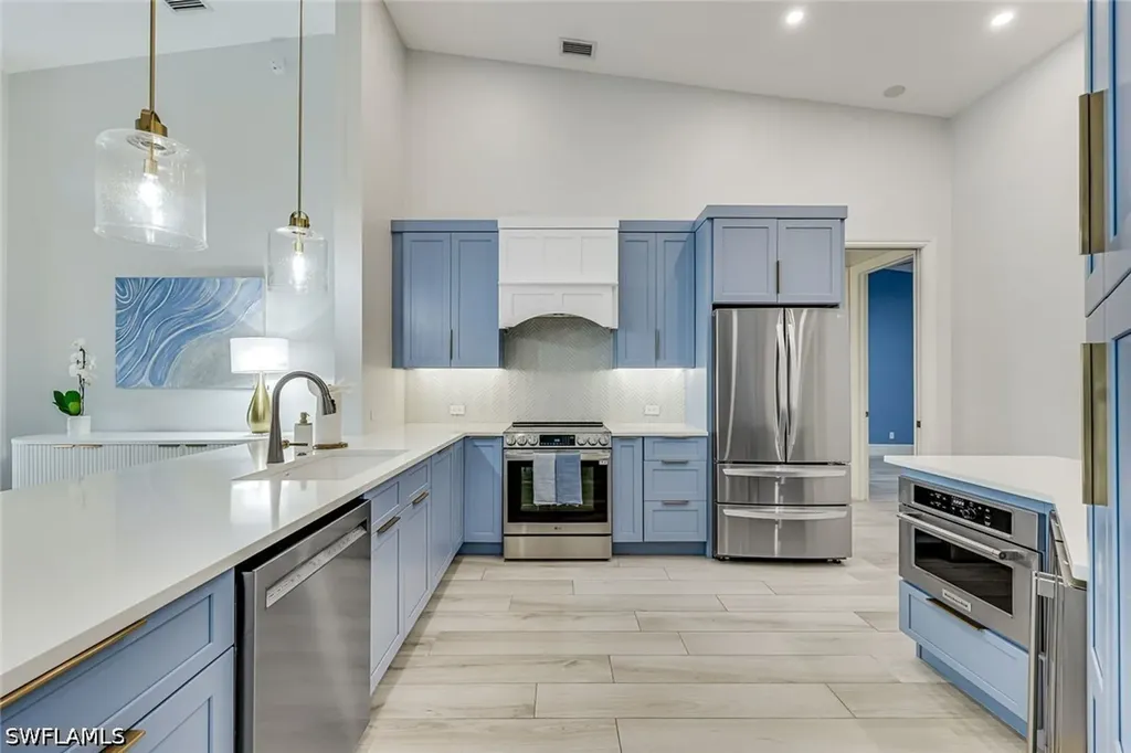 831 Sailaway Lane Naples FL 34108