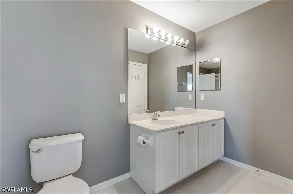 1088 Oxford Lane Naples FL 34105