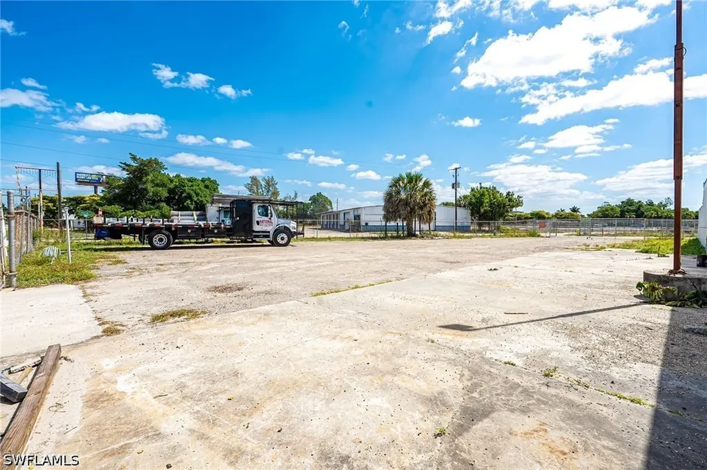 2111 Fowler Street Fort Myers FL 33901