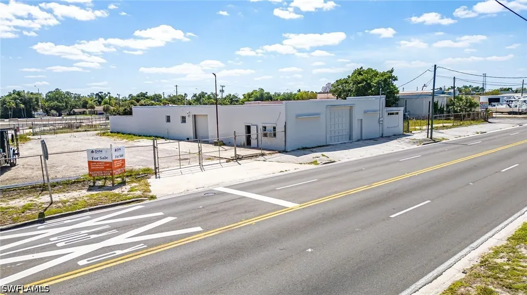 2111 Fowler Street Fort Myers FL 33901