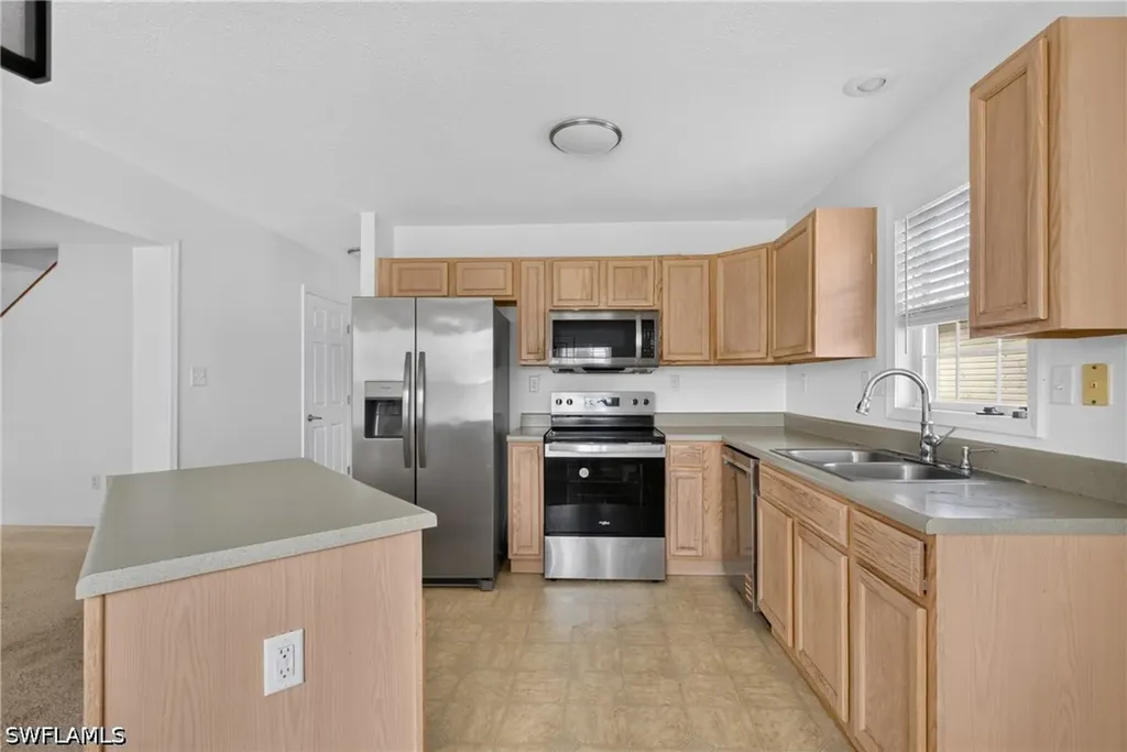 250 Leawood Circle Naples FL 34104