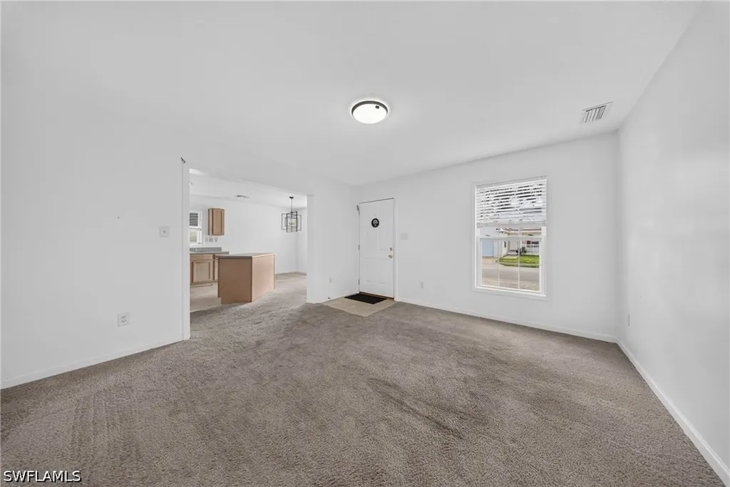 250 Leawood Circle Naples FL 34104