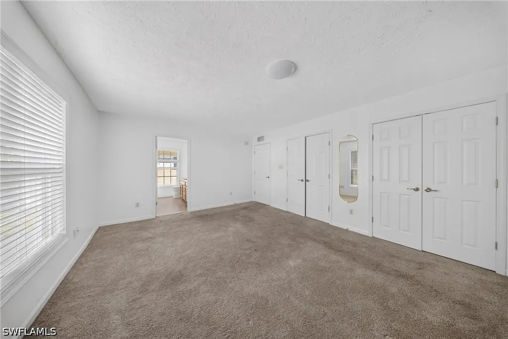 250 Leawood Circle Naples FL 34104