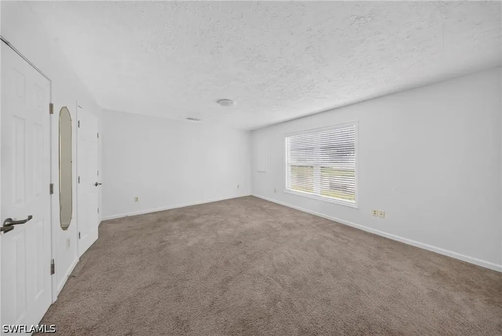 250 Leawood Circle Naples FL 34104